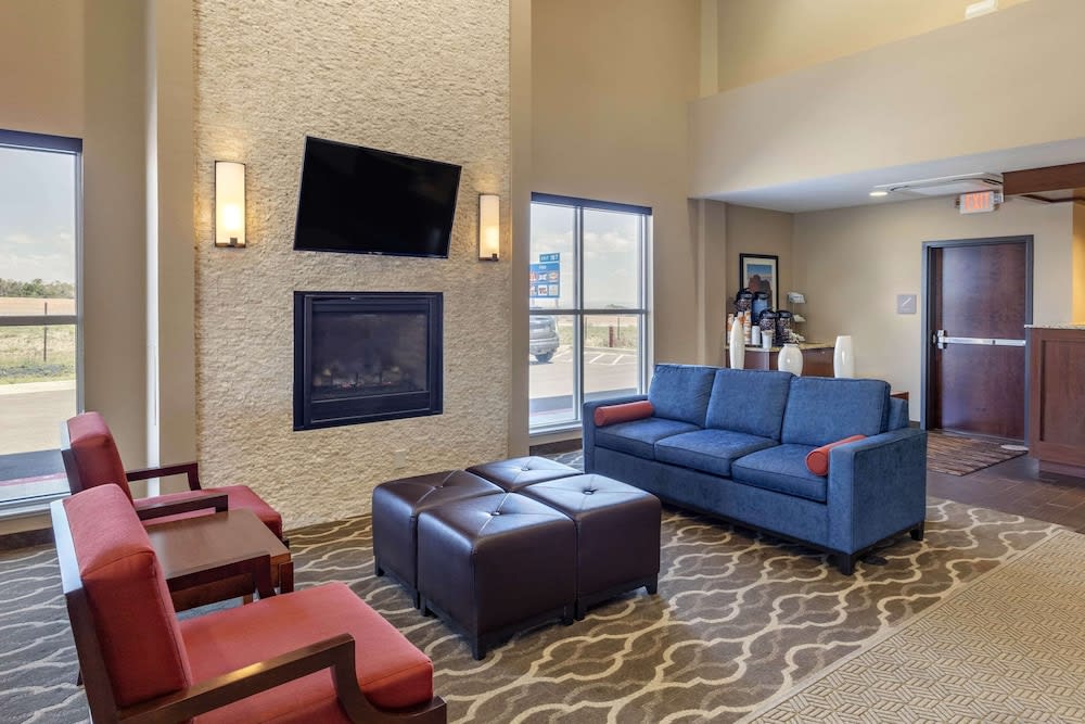 Comfort Inn & Suites Edgewood 2