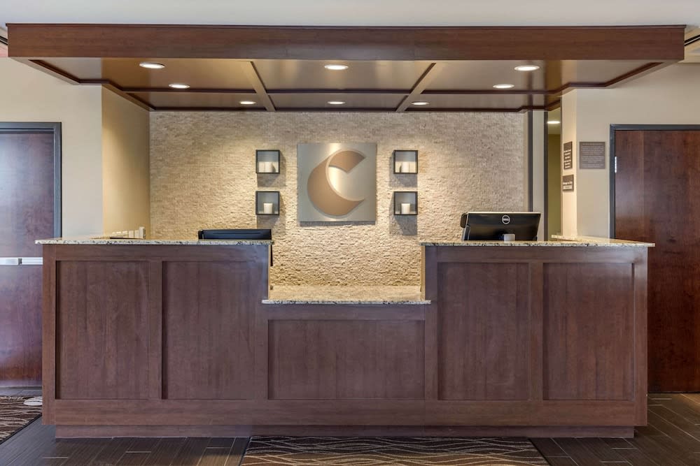 Comfort Inn & Suites Edgewood 1