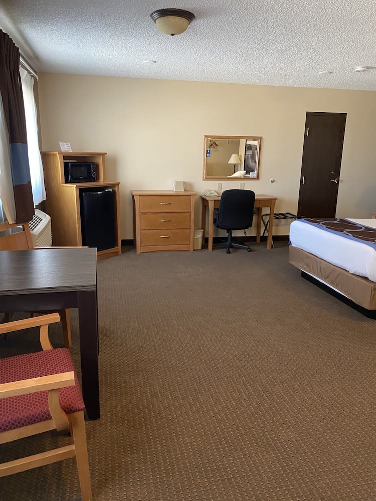 Super 8 by Wyndham Ogallala 4