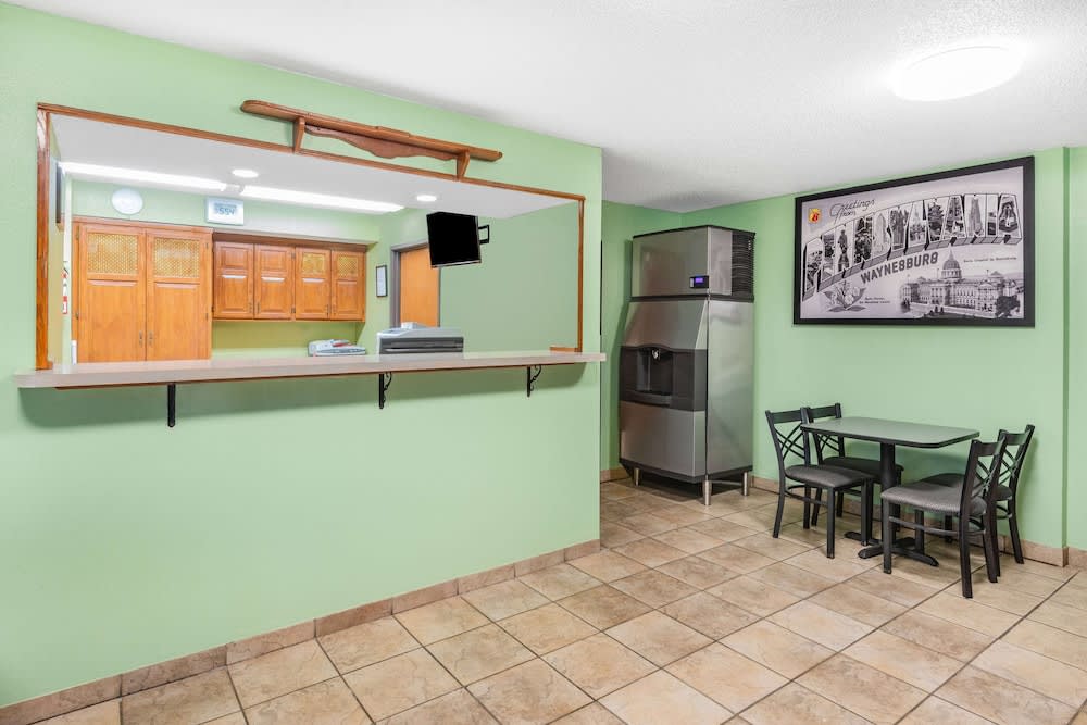 Super 8 by Wyndham Waynesburg 2