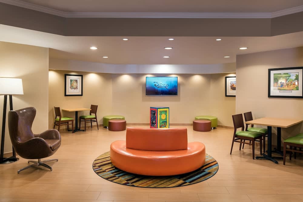 Fairfield by Marriott Anaheim Resort 3