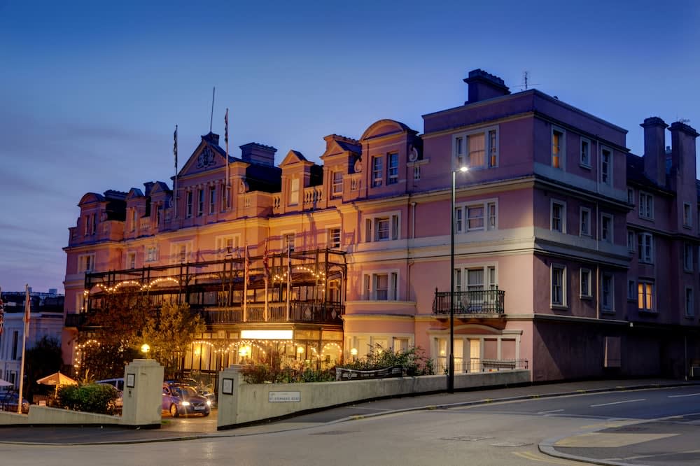 Norfolk Royale Hotel 1