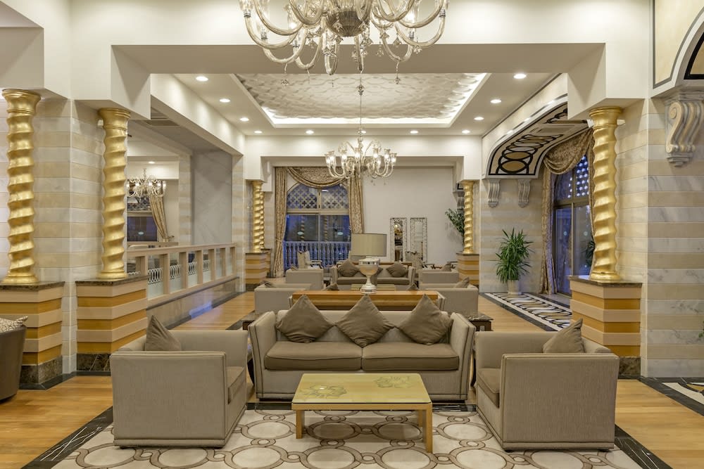 Royal Holiday Palace 4