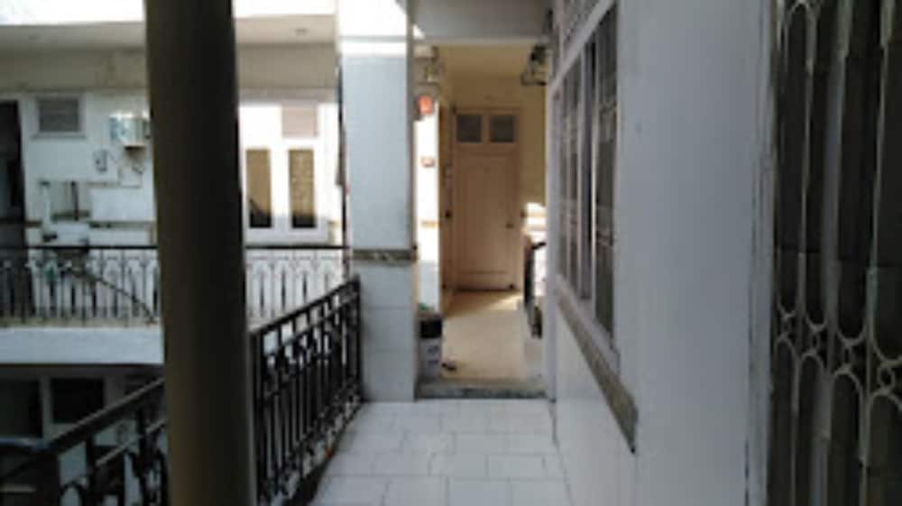 Goroomgo Bajrang Paharganj New Delhi 2