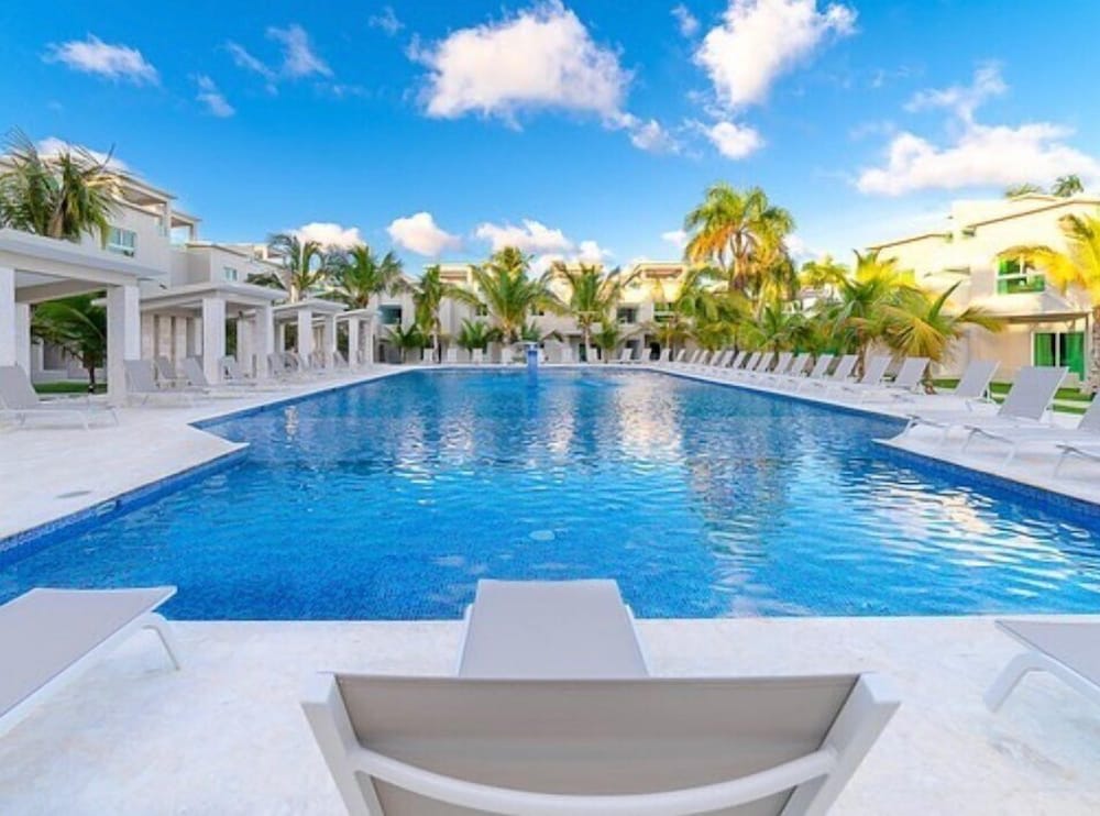 Beach Front Apartments by Playa Palmera 1