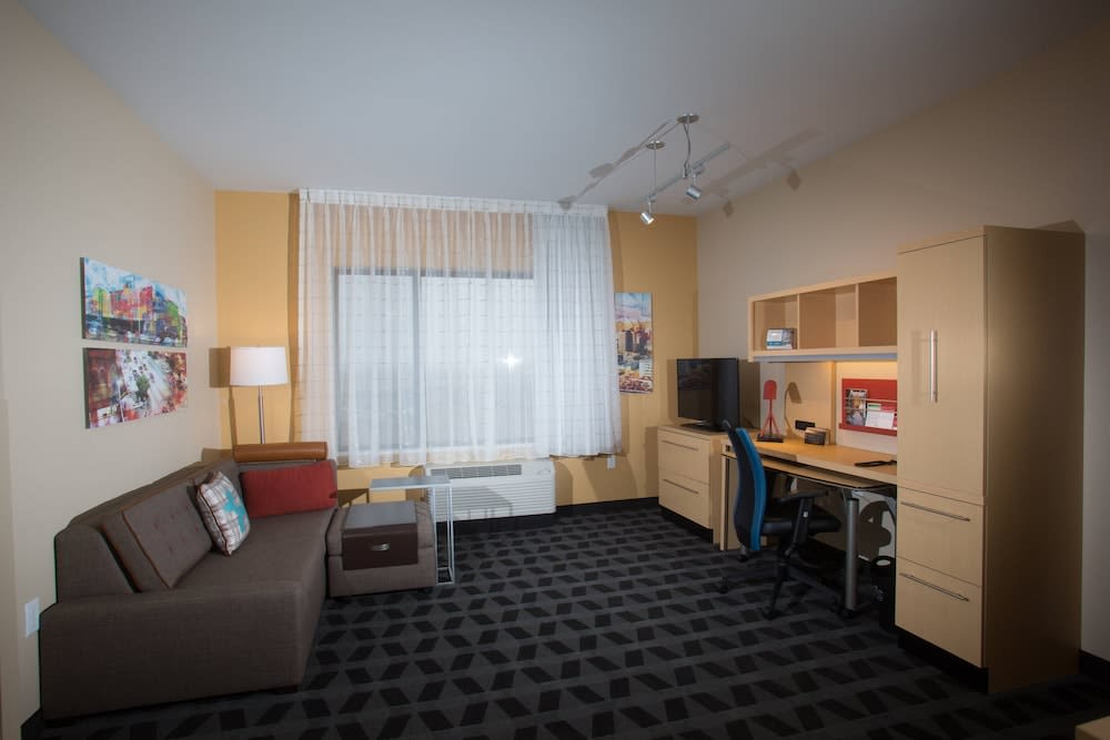 TownePlace Suites by Marriott Lincoln North 5