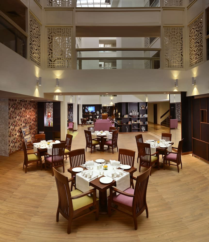 Deventure Sarovar Portico Kapashera, New Delhi 5