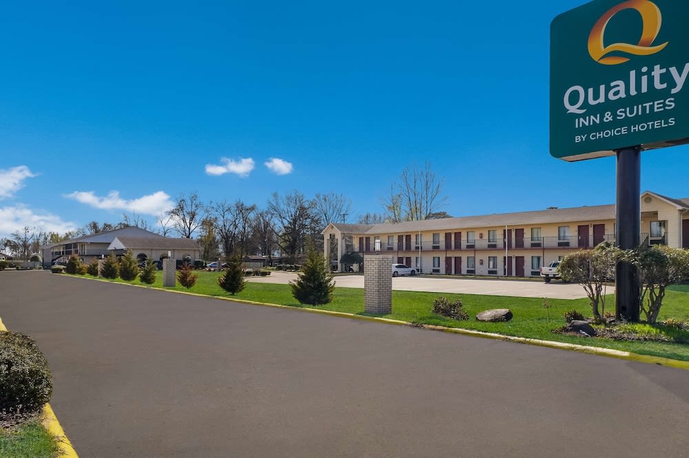 Quality Inn & Suites West Helena 1