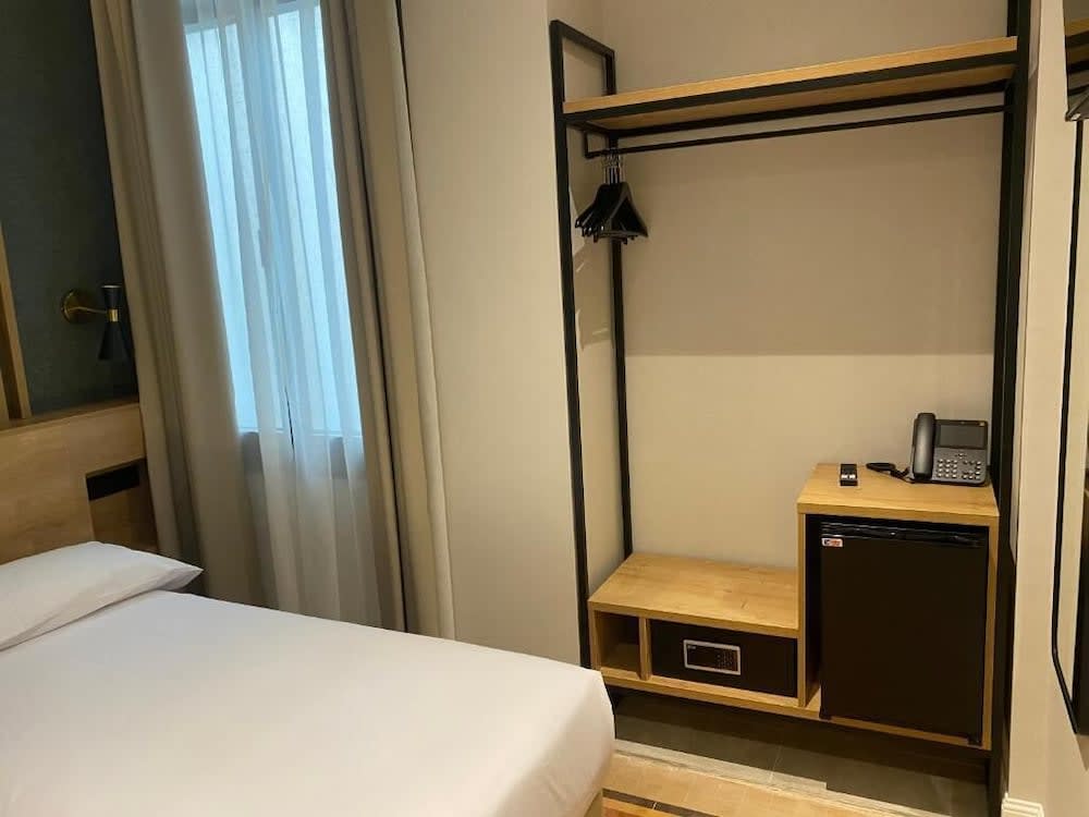 Fontanella By BCN URBAN Rooms 1