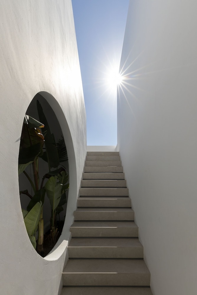 CUBIC Mykonos Seafront Design Suites 3