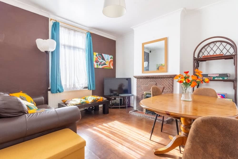 Authentic London - Four Bedroom Victorian House 1