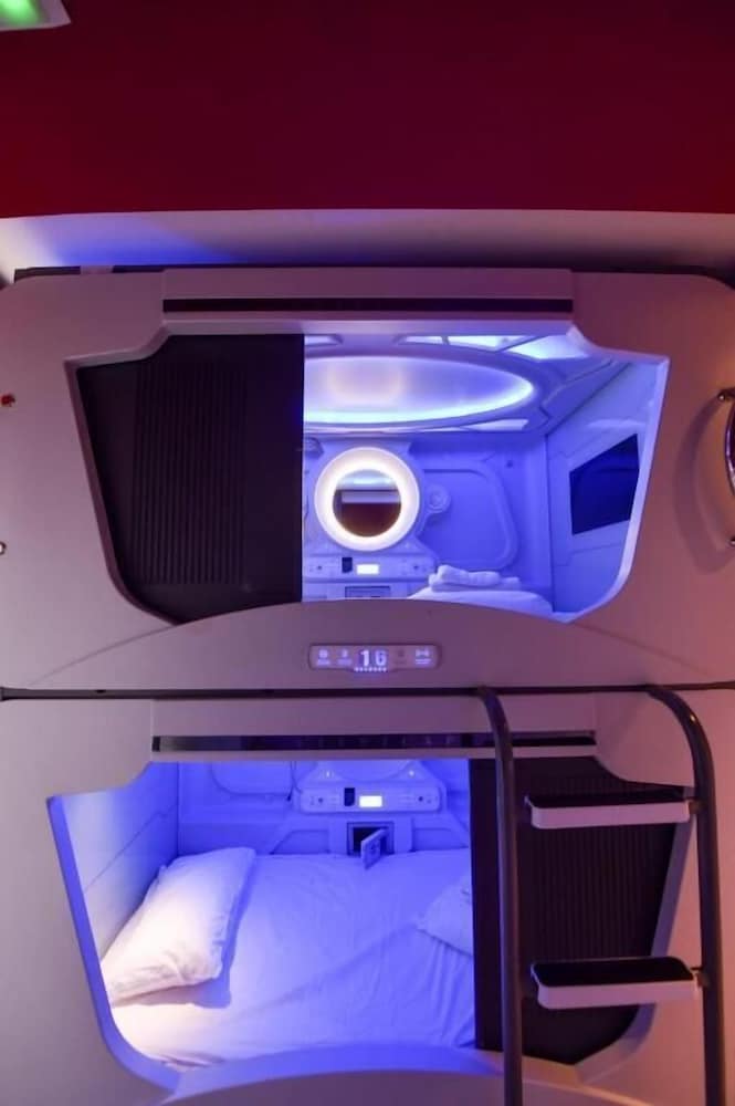 Atypicap Capsule Hostel 4