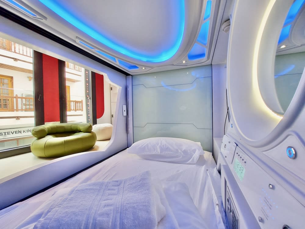 Atypicap Capsule Hostel 1