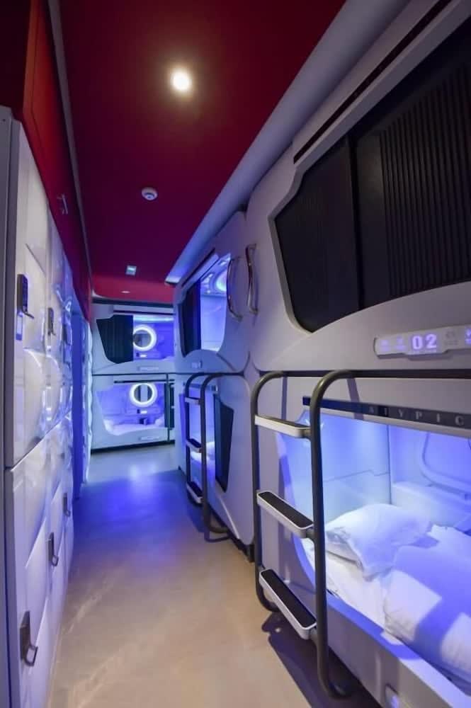 Atypicap Capsule Hostel 5