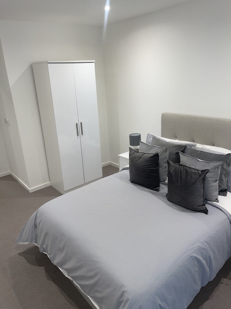 Immaculate 2bed Apartment in London - City Views 2