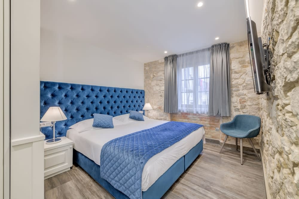 Mint Luxury Rooms 1