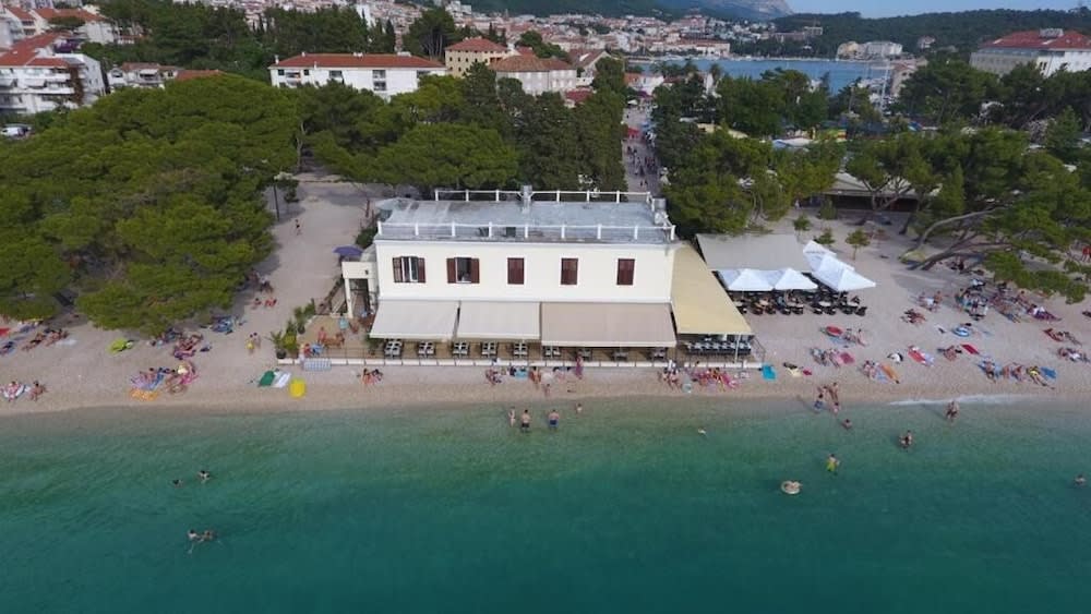 Beach rooms Riviera 1