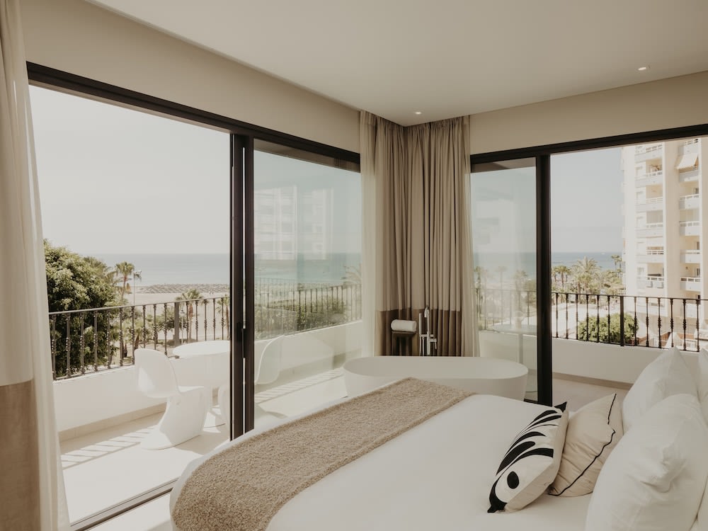 Comfy Studios Hotel 1