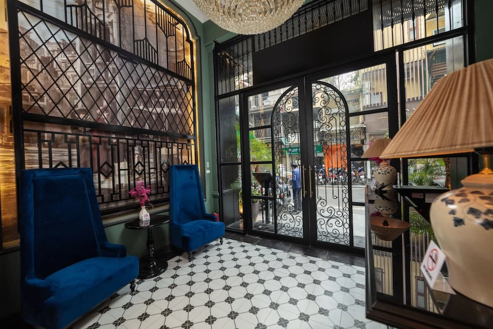 Madelise Palace Hotel & Travel 2