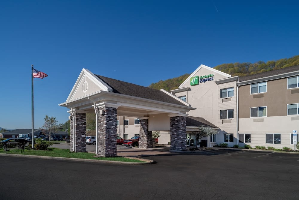 Holiday Inn Express & Suites CHARLESTON-KANAWHA CITY by IHG 1