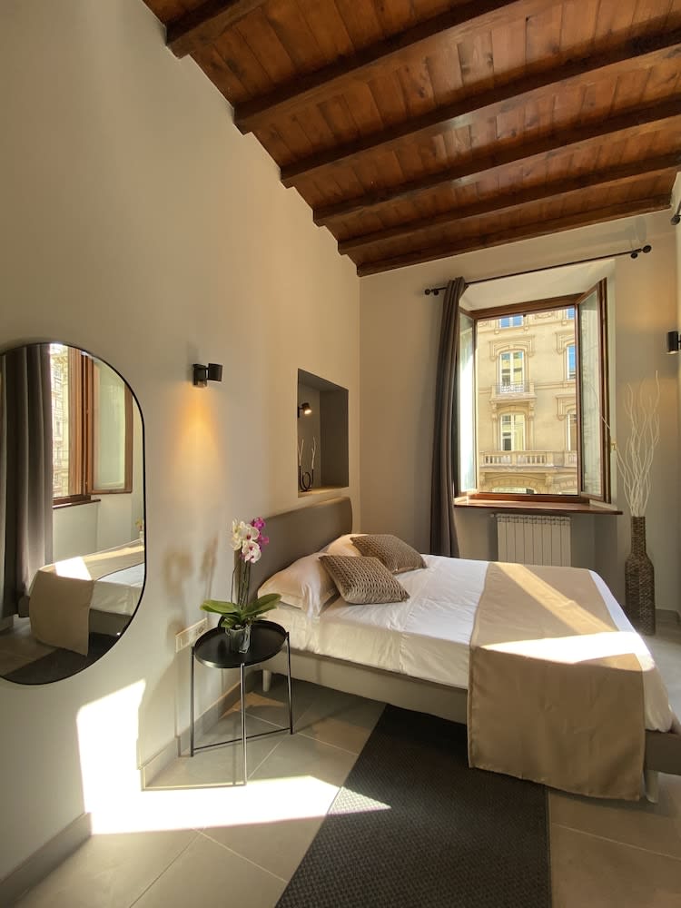 Soha Piazza di Spagna Boutique Rome Best deals lastminute