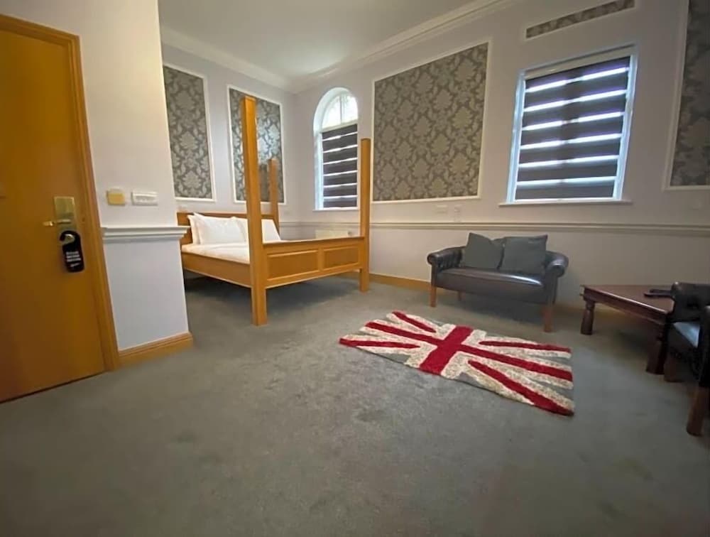 SK Baylis House Hotel, Slough Best deals