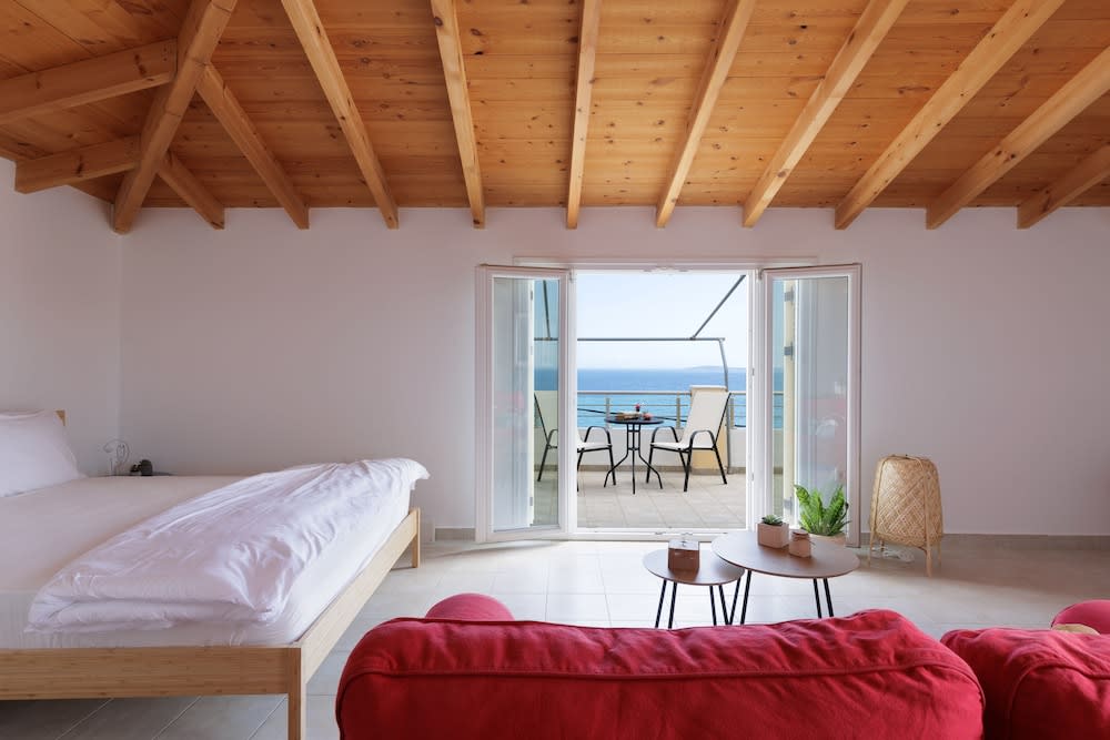 The Island Life Apartments by Konnect, Ipsos Beach 1