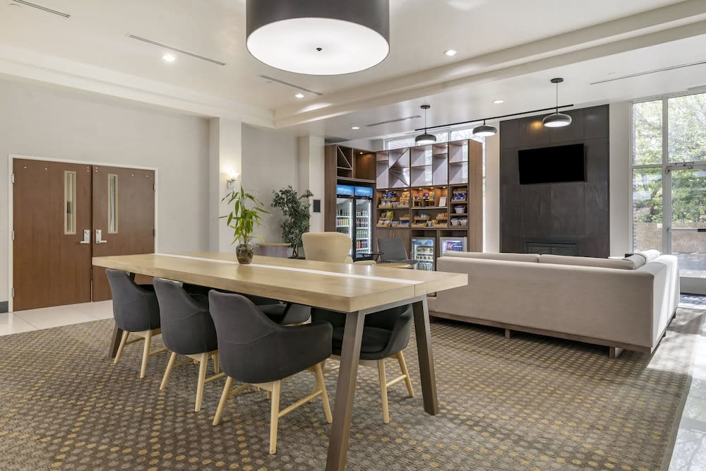 Holiday Inn LOUISVILLE AIRPORT SOUTH by IHG 2