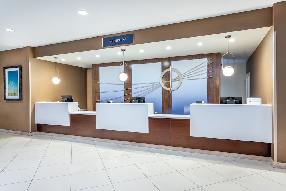 Crowne Plaza LOS ANGELES HARBOR HOTEL by IHG 2