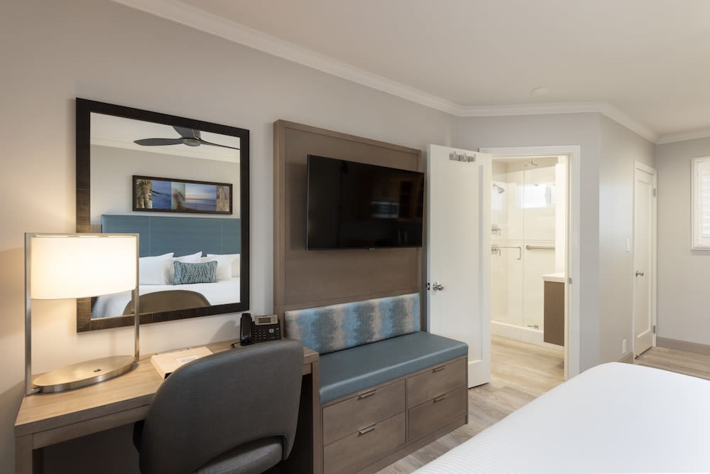 Marina Beach Motel 5