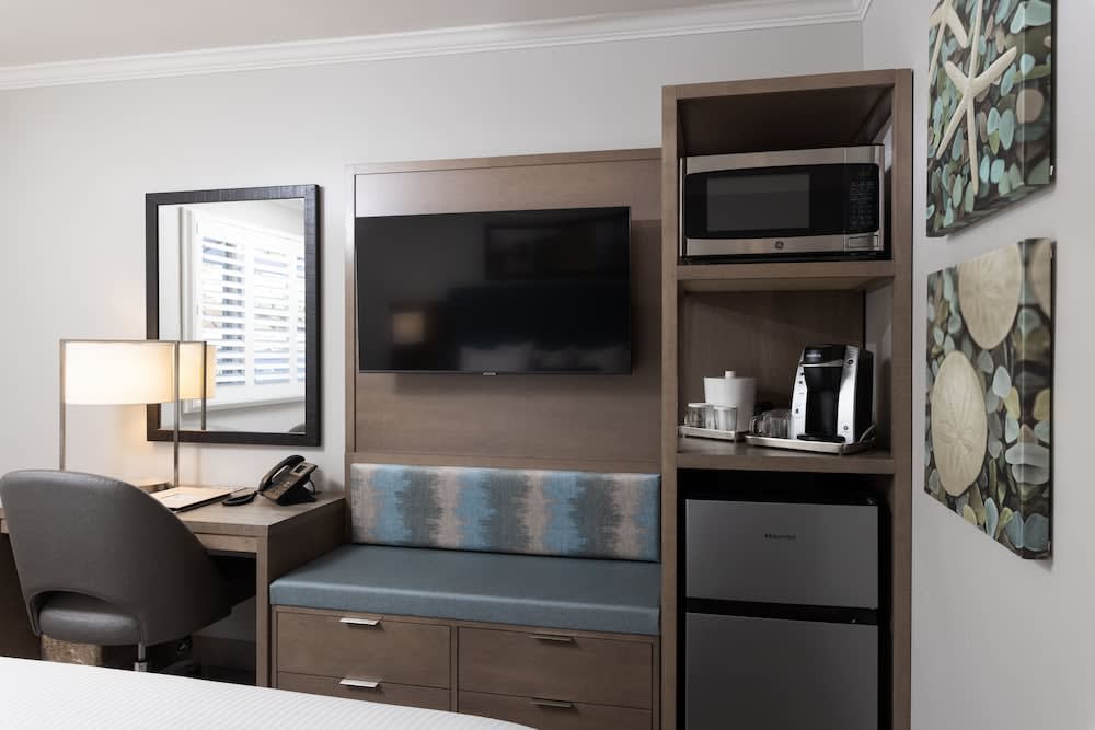 Marina Beach Motel 4