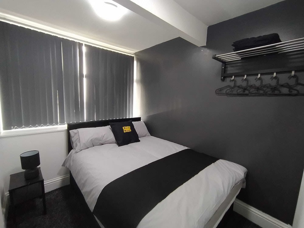 Black Ocean Holiday Apartments 2