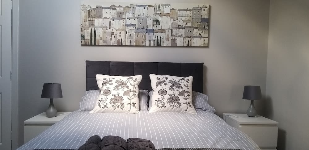St. James Street Townhouse Belfast 1
