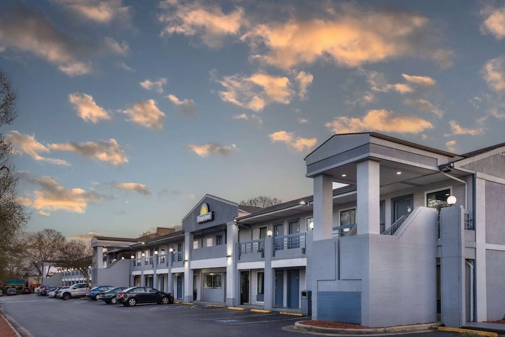 Days Inn by Wyndham Raleigh Glenwood-Crabtree 1