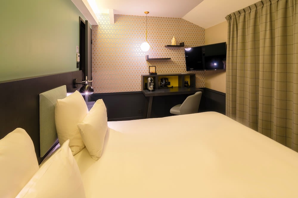 Le Splendid Hotel Lac D'Annecy - Handwritten Collection 4