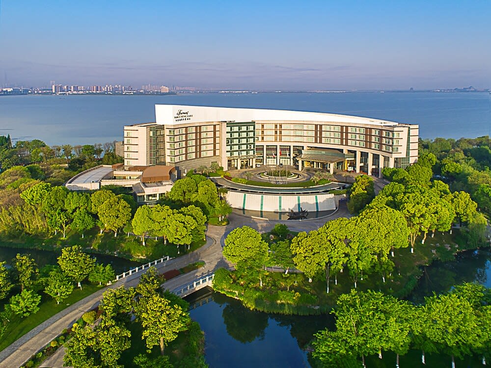 Fairmont Yangcheng Lake 1