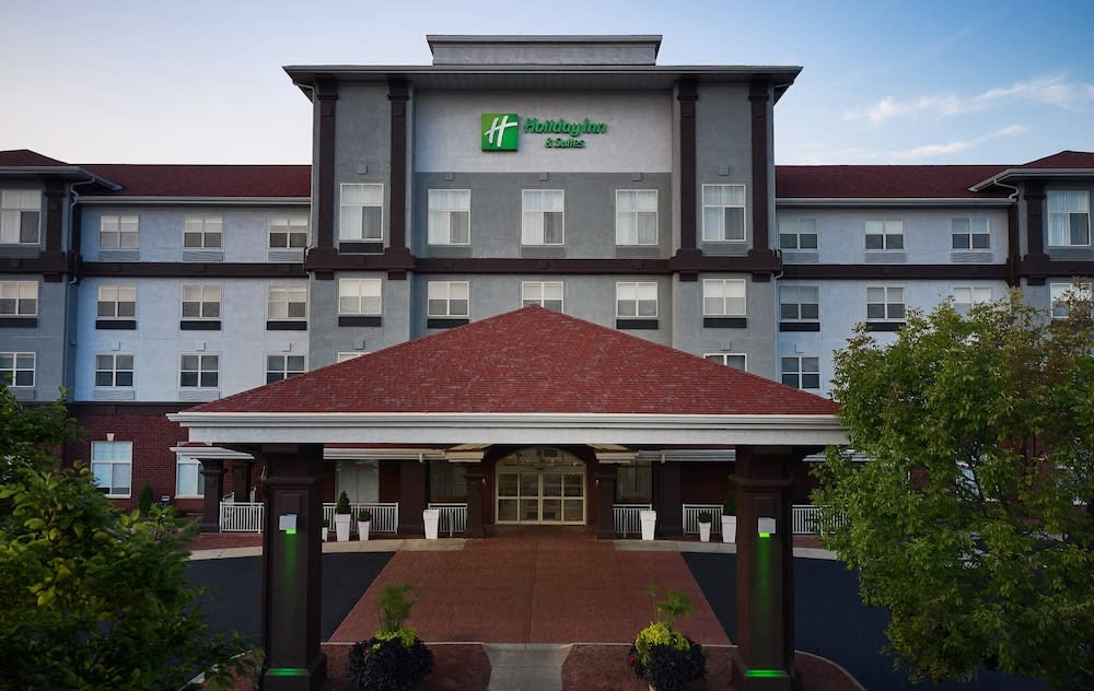 Holiday Inn & Suites MADISON WEST - MIDDLETON by IHG 1