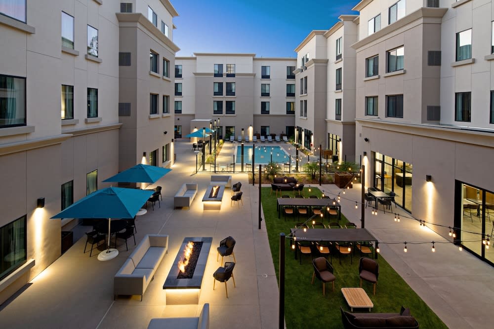 SpringHill Suites by Marriott Valencia 1