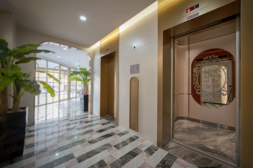 Hotel 81 Premier Princess 2