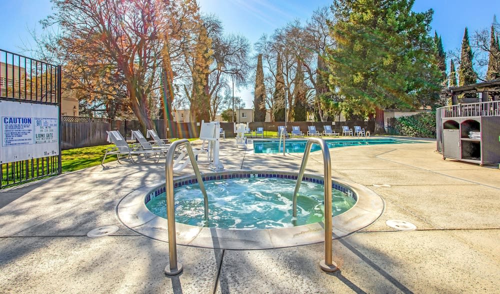 Lions Gate Hotel 1