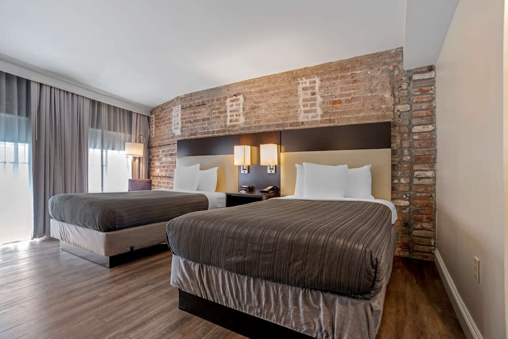 Best Western Plus St. Christopher Hotel 1