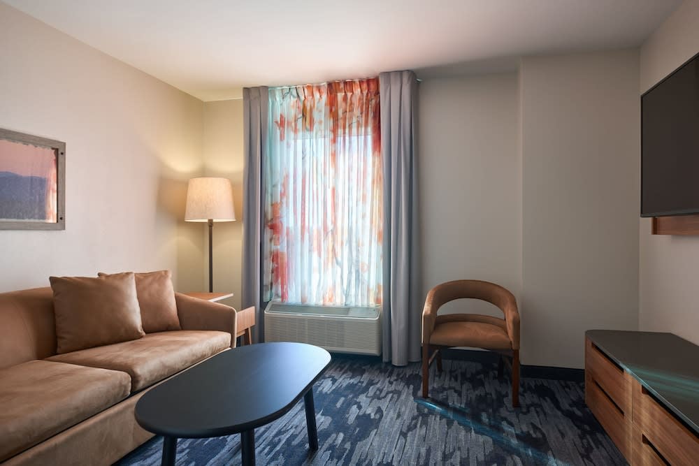 Fairfield Inn and Suites by Marriott Winchester 5