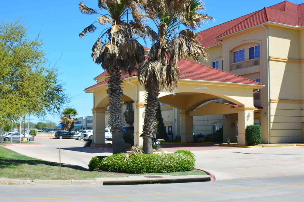 Baymont by Wyndham Brenham 1