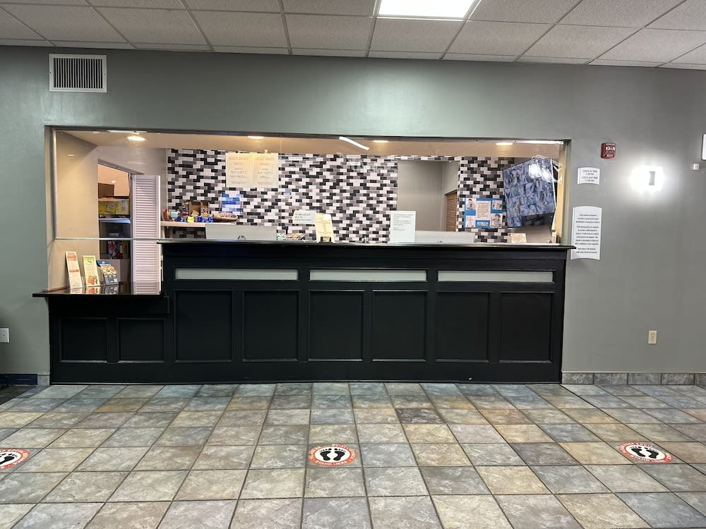 Wilkes-Barre Inn & Suites 2
