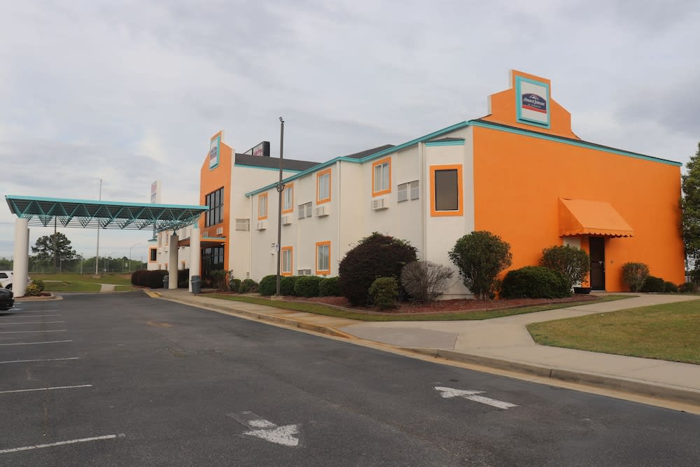 Howard Johnson by Wyndham Tifton GA I-75 1
