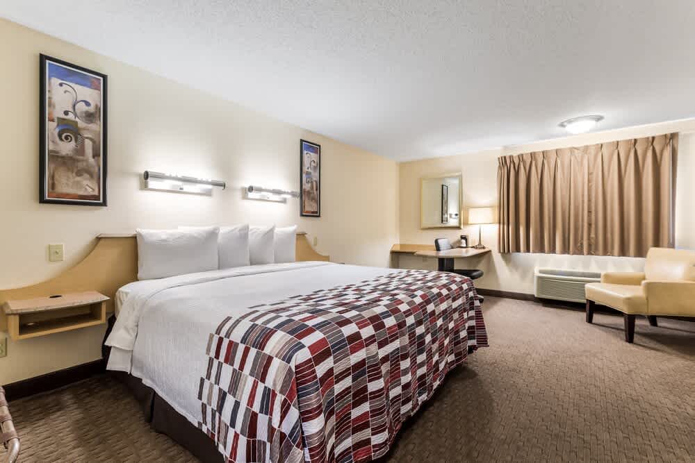 Red Roof Inn Cleveland Airport - Middleburg Heights 1
