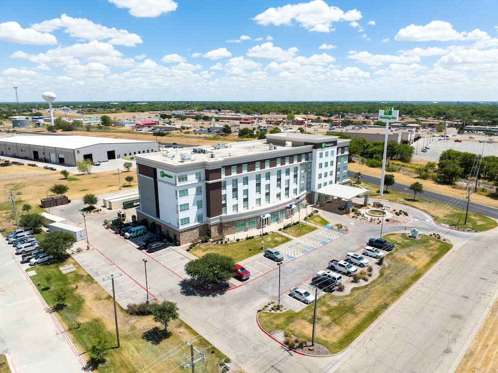 Holiday Inn & Suites WACO NORTHWEST by IHG 1