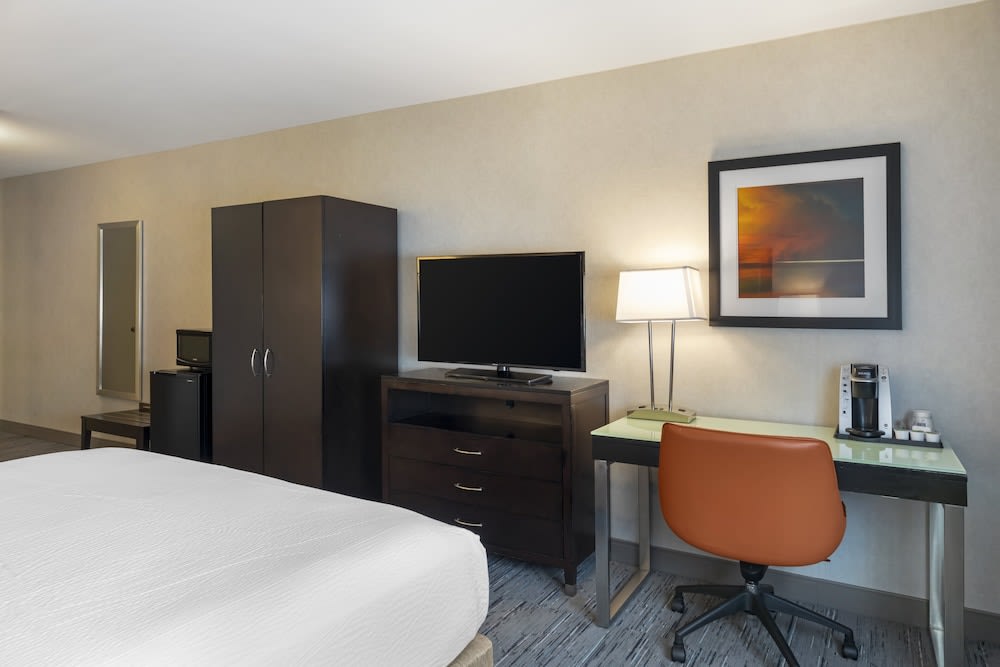 Holiday Inn Express San Bernardino - Colton 5