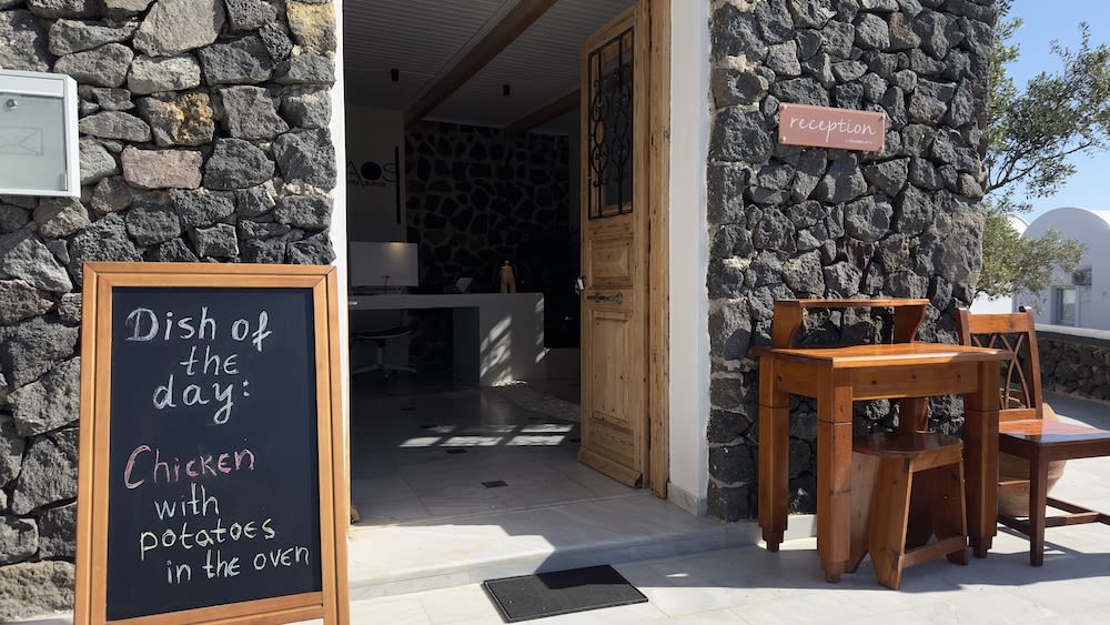 Phaos Santorini Suites 3