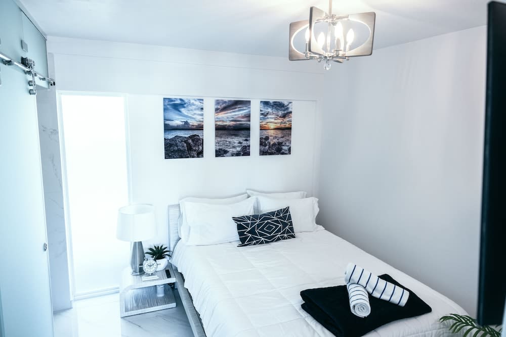 Dolphin Suites 2